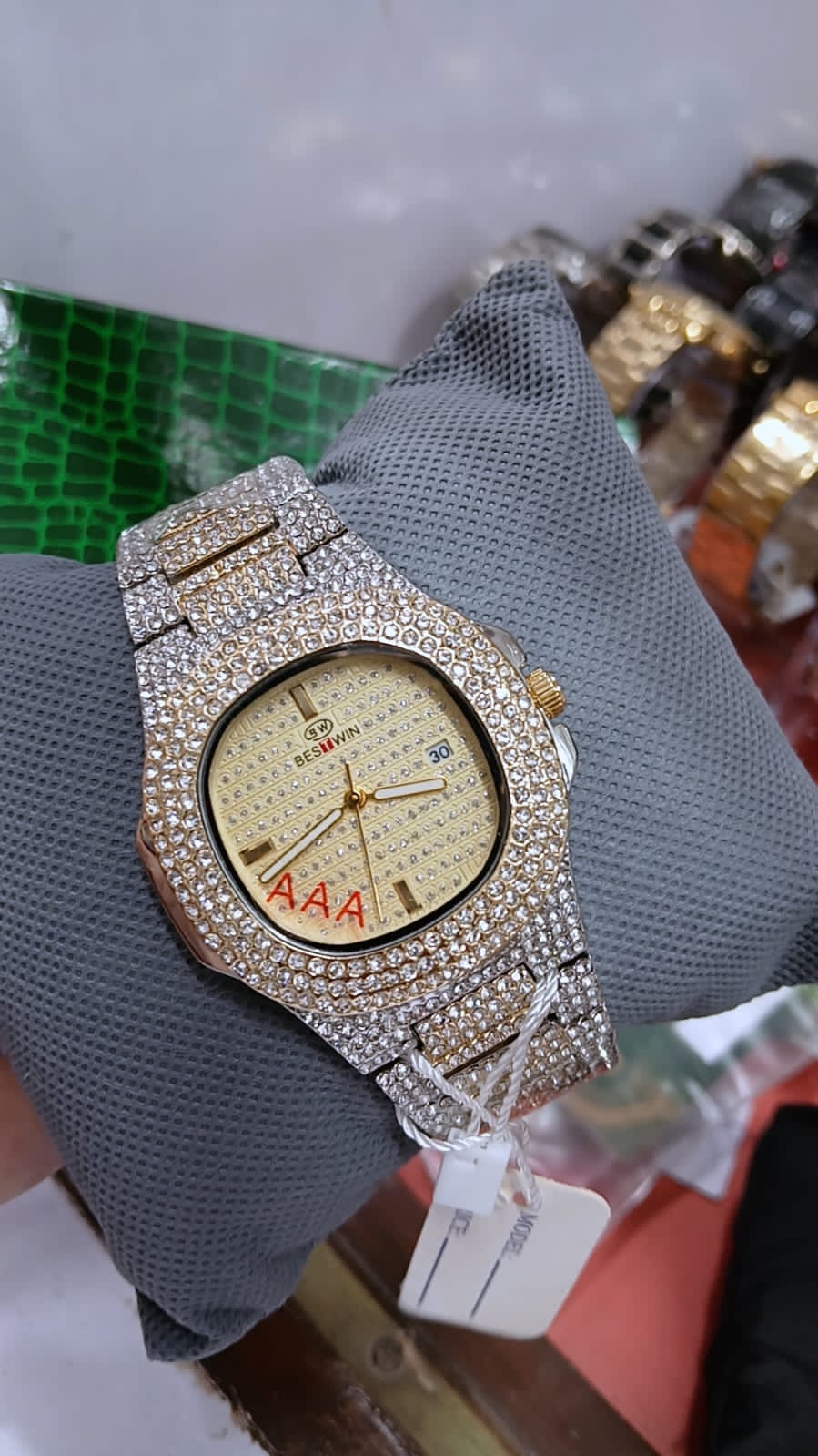 Glitz Gallery B-es-t-win Stainless Steel Luxury Watch
