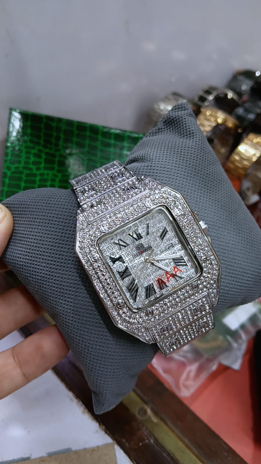 Glitz Gallery B-es-t-win Stainless Steel Luxury Watch