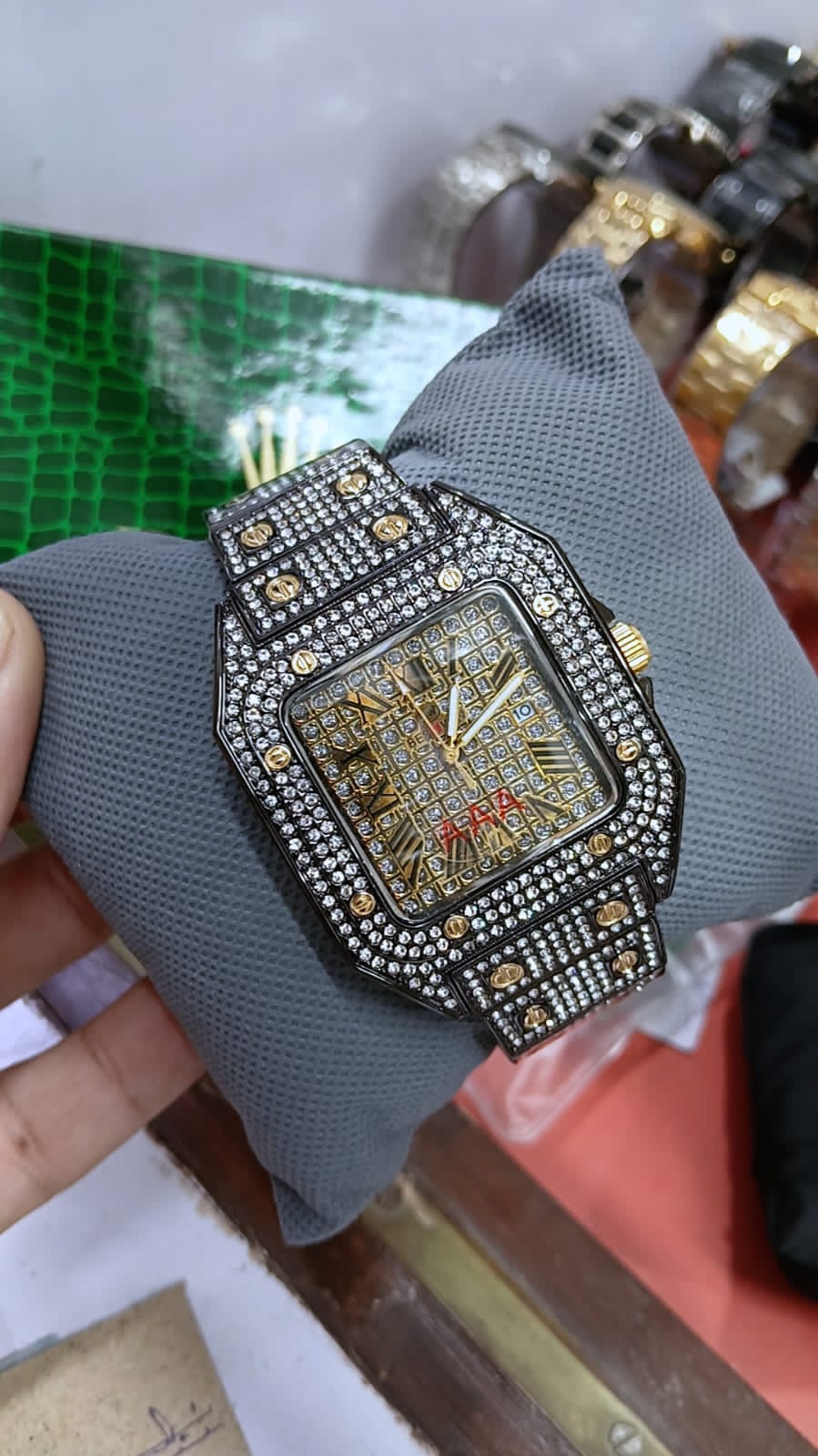 Glitz Gallery B-es-t-win Stainless Steel Luxury Watch